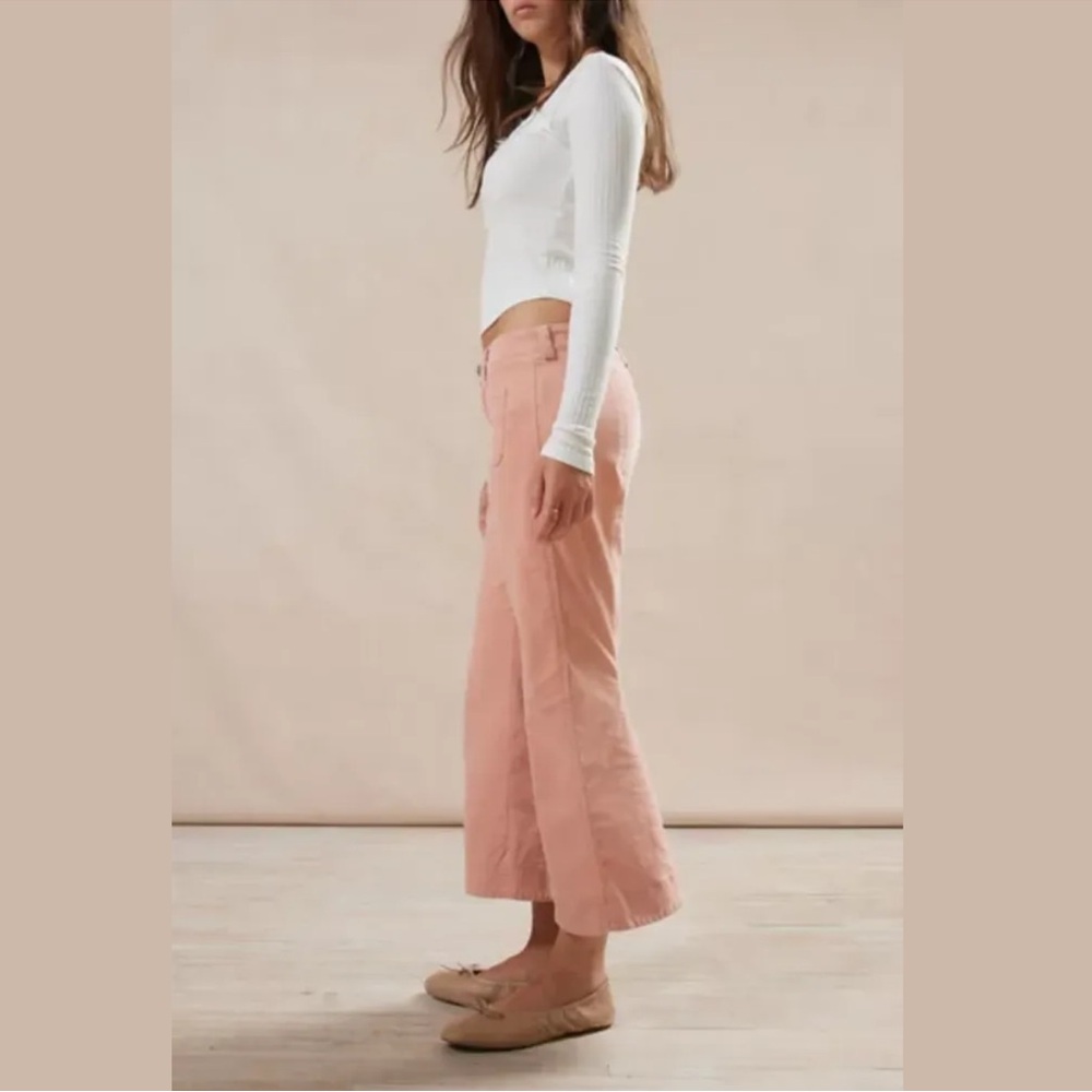 NWOT Kimchi Blue Emma Corduroy Cropped Pant